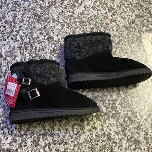 New with tags! Never worn. Muk Luks black boots with silver buckles size 8